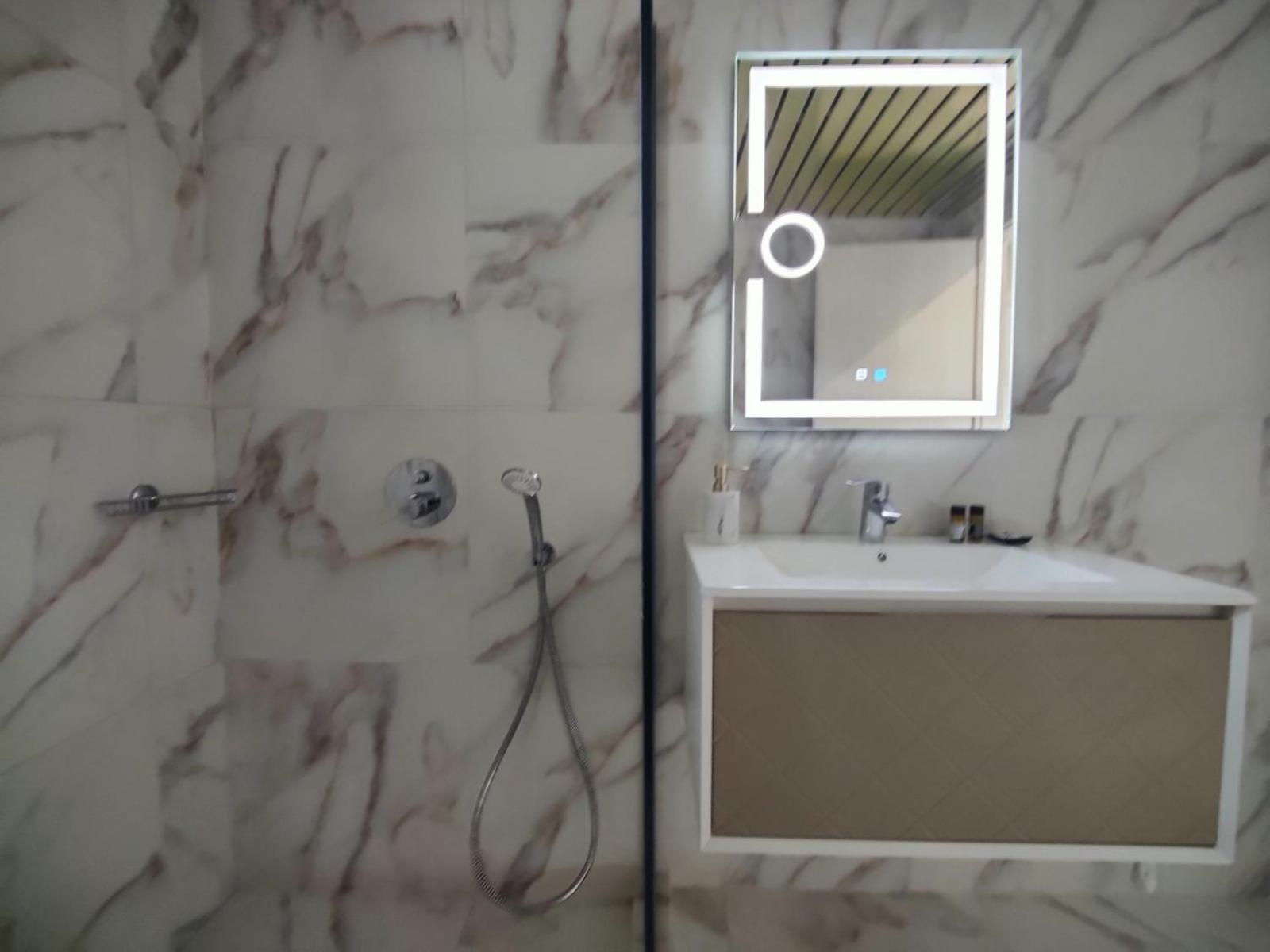 Peaceful Maisonette Near Rafina Apartment