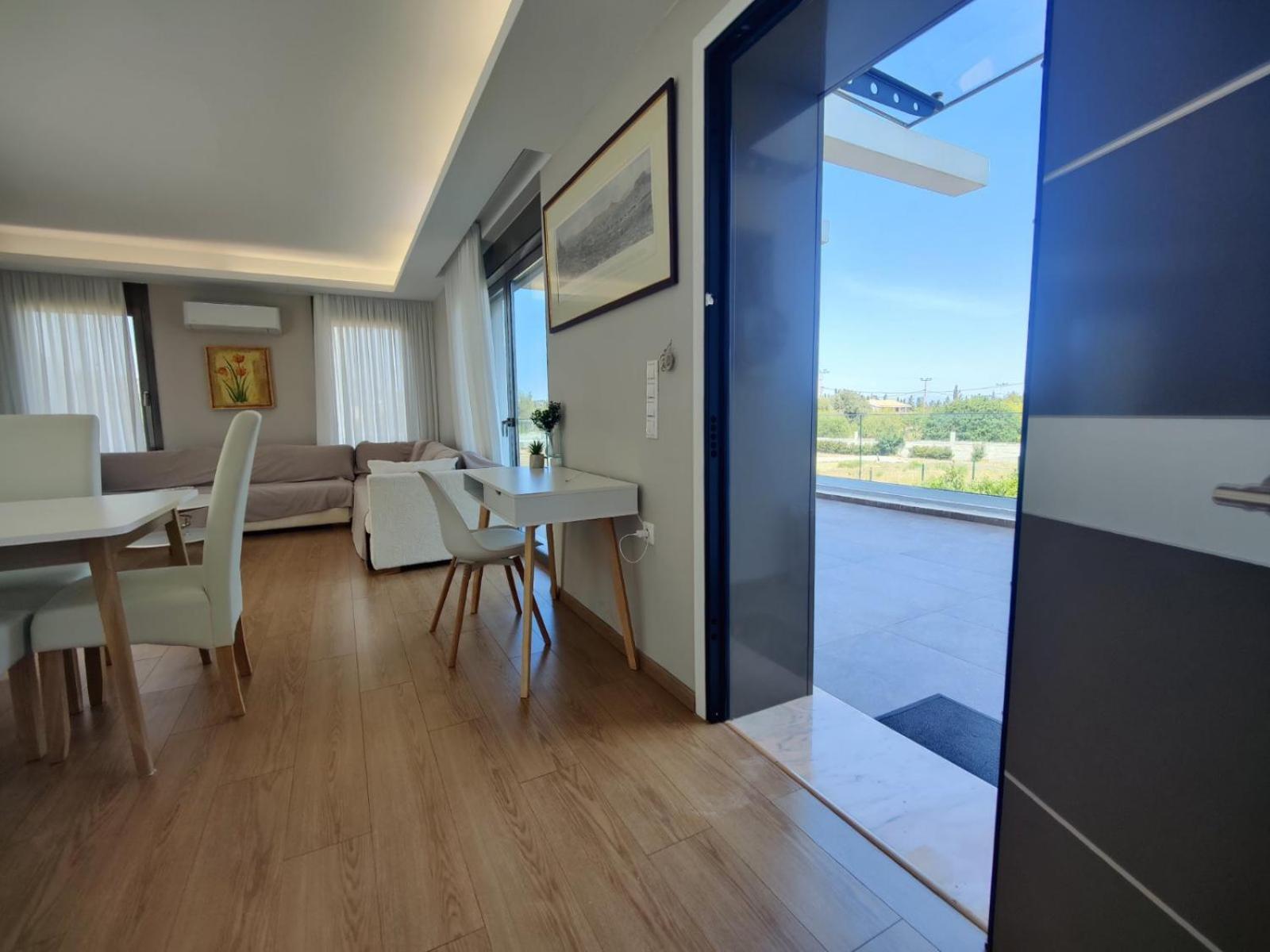 Peaceful Maisonette Near Rafina Apartment